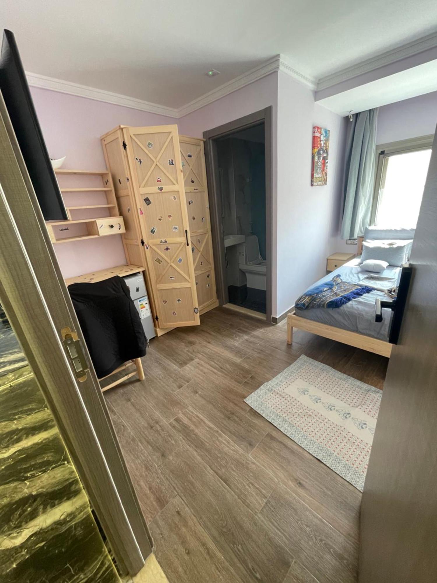Anni Guesthouse Hostel Мартіль Екстер'єр фото