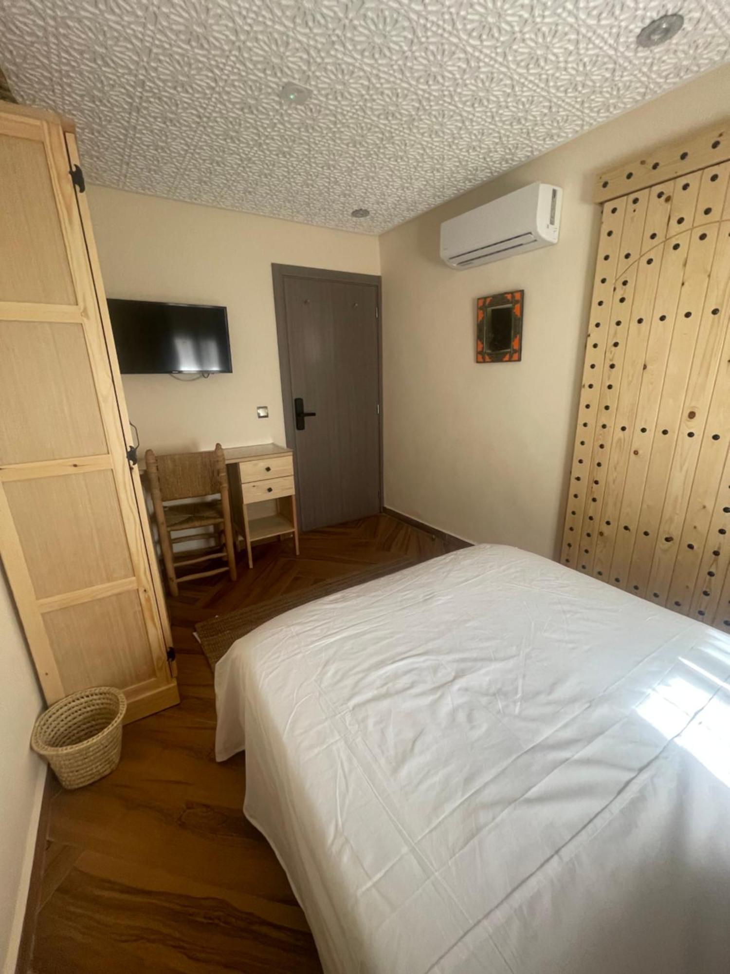 Anni Guesthouse Hostel Мартіль Екстер'єр фото