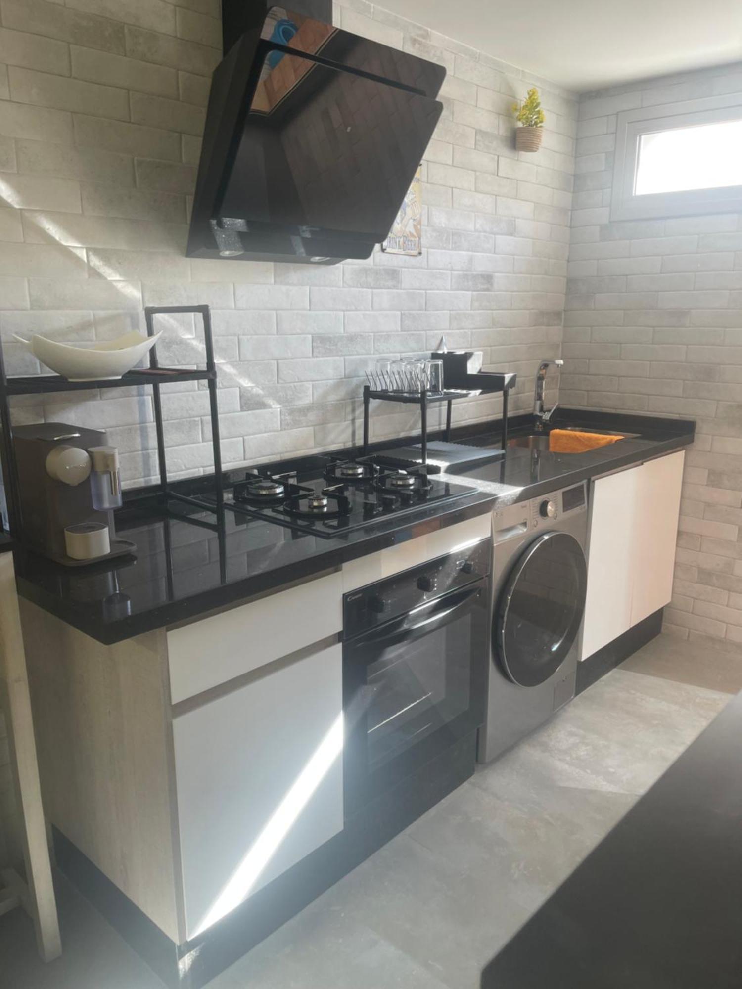Anni Guesthouse Hostel Мартіль Екстер'єр фото
