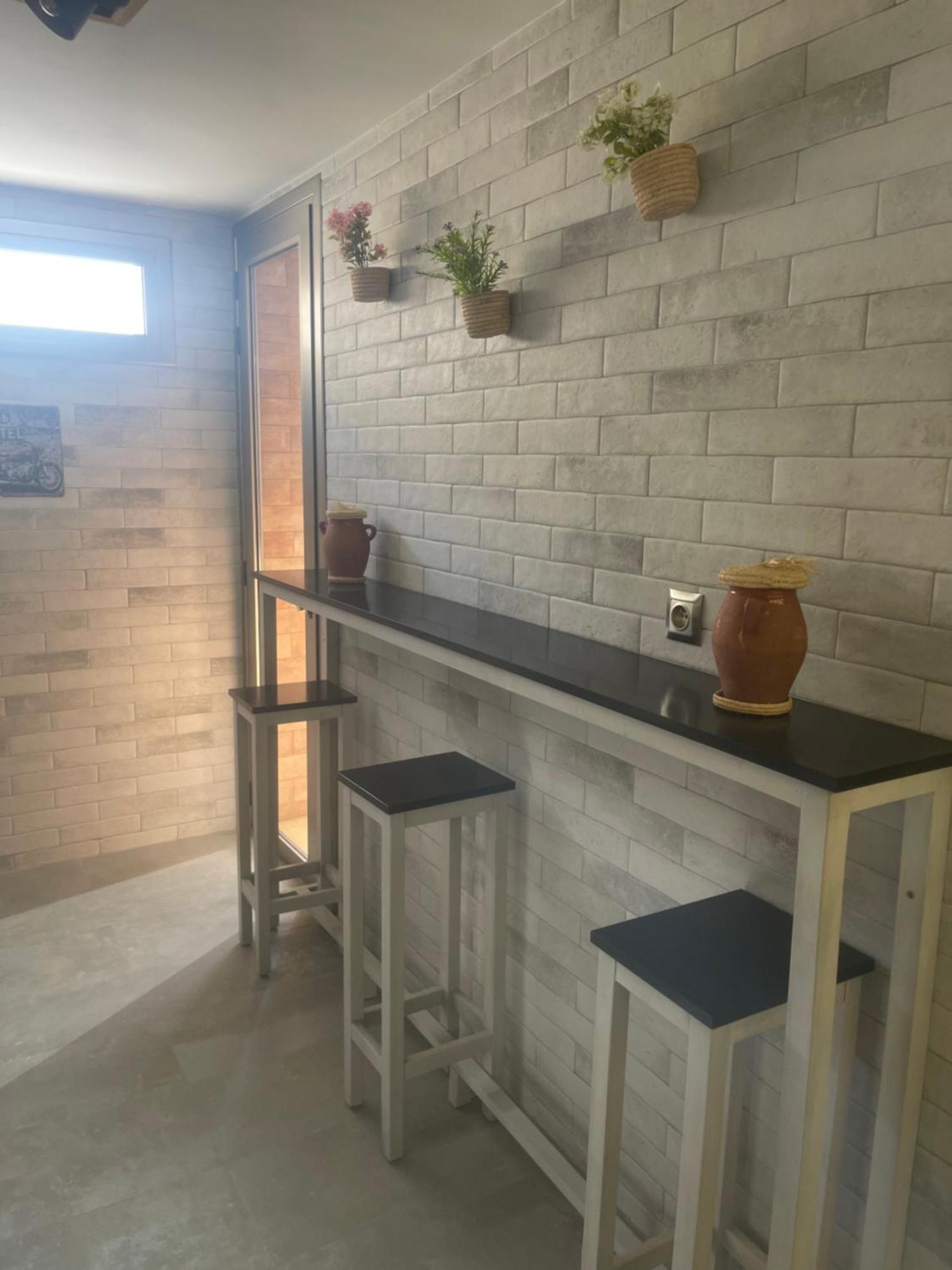 Anni Guesthouse Hostel Мартіль Екстер'єр фото