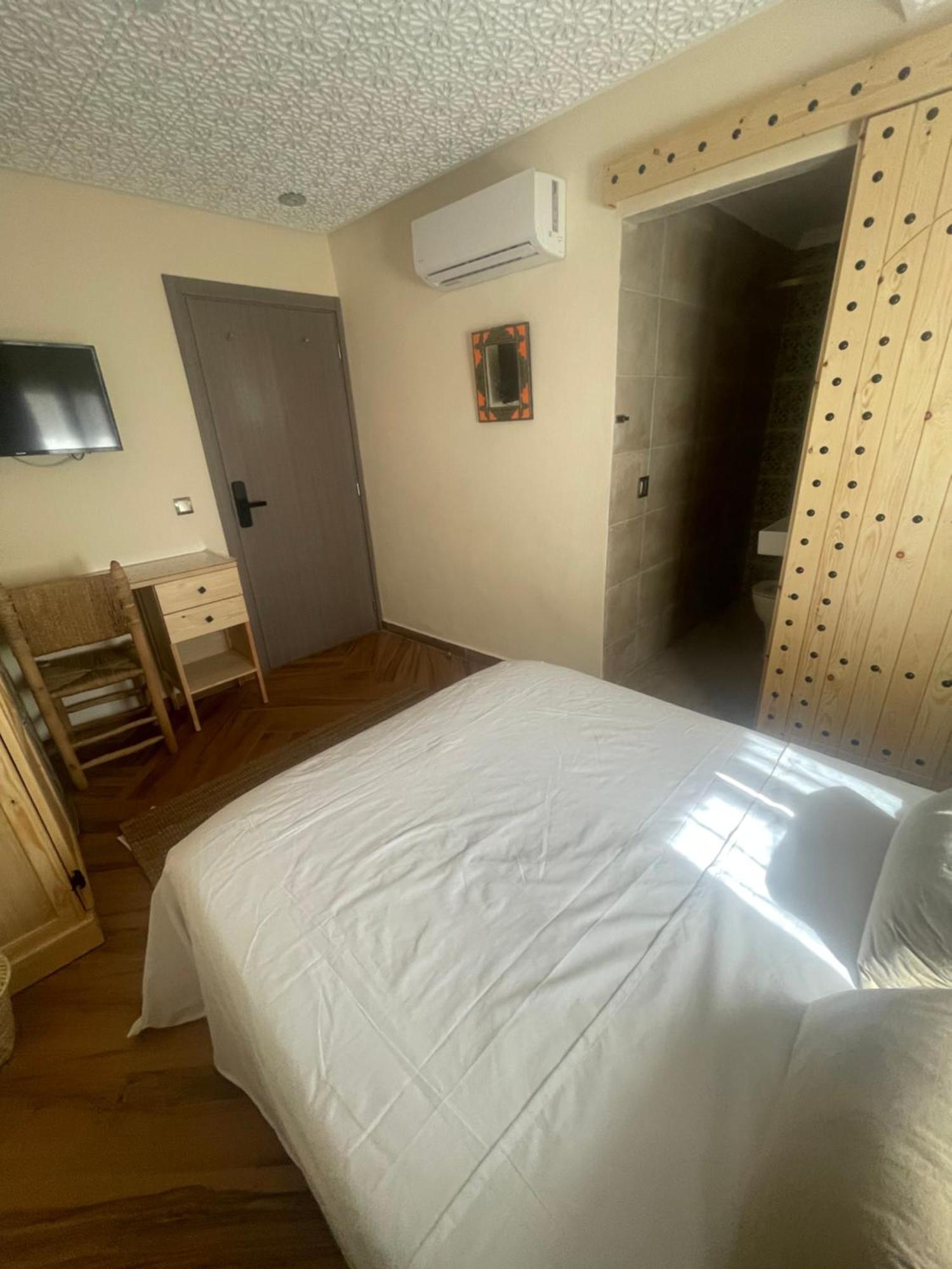 Anni Guesthouse Hostel Мартіль Екстер'єр фото