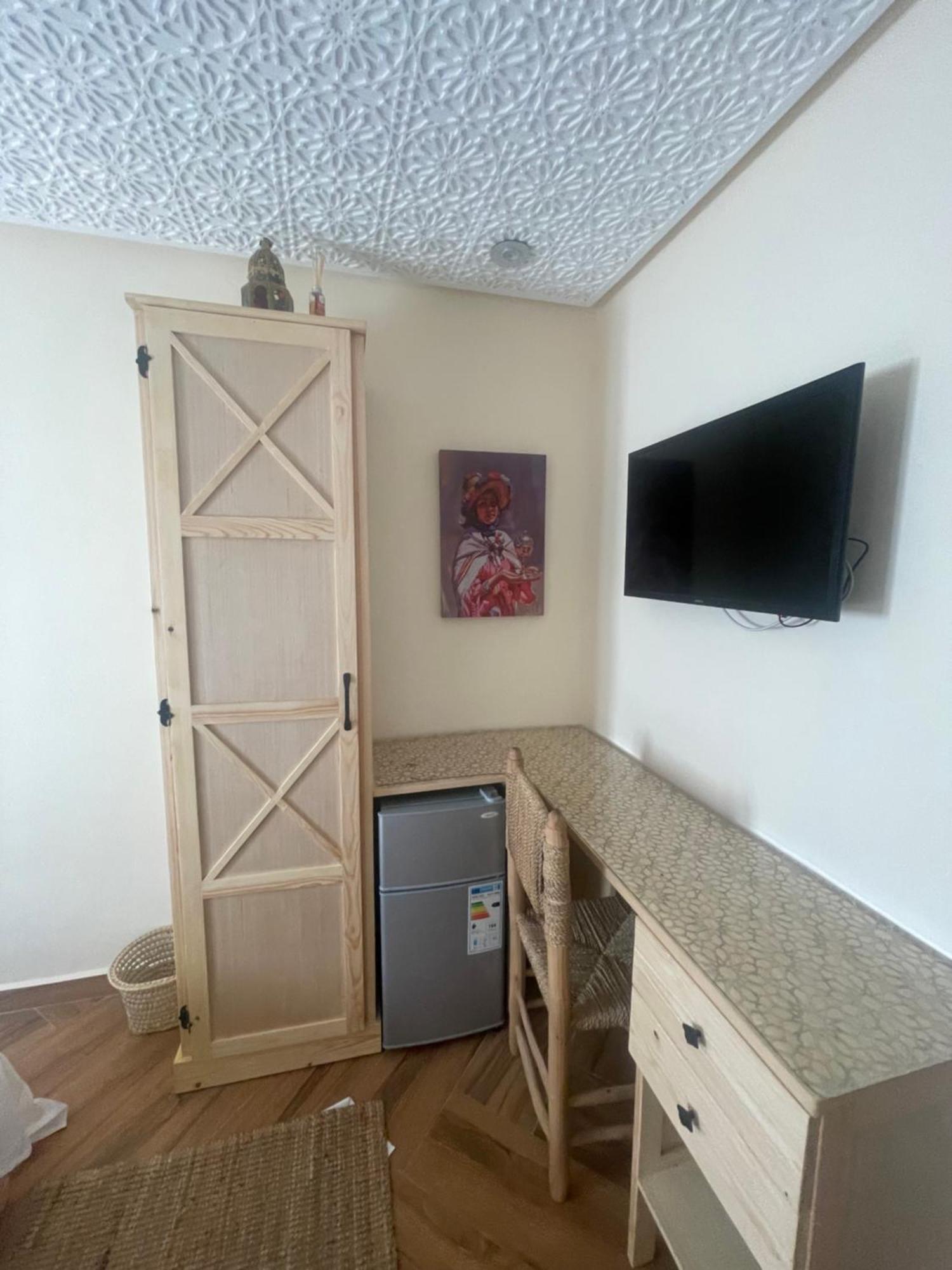 Anni Guesthouse Hostel Мартіль Екстер'єр фото
